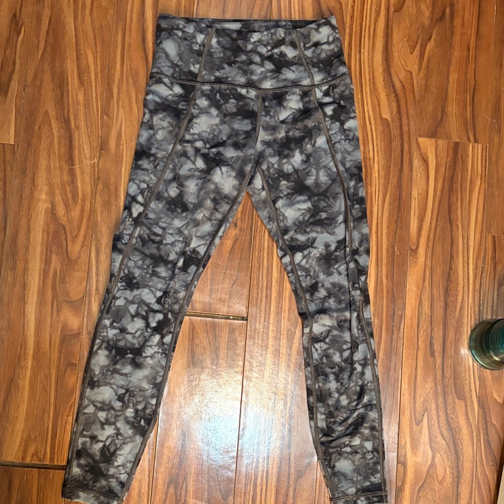 Athleta Black and Gray Patterned Leggings